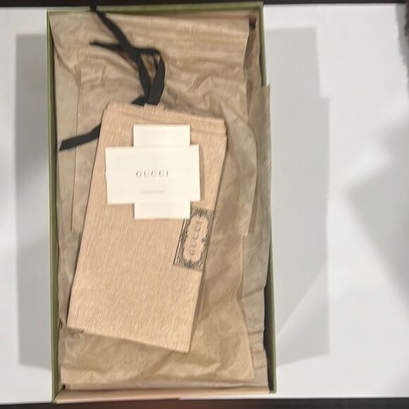 Brand new Gucci slippers with box - Picture 3 of 8